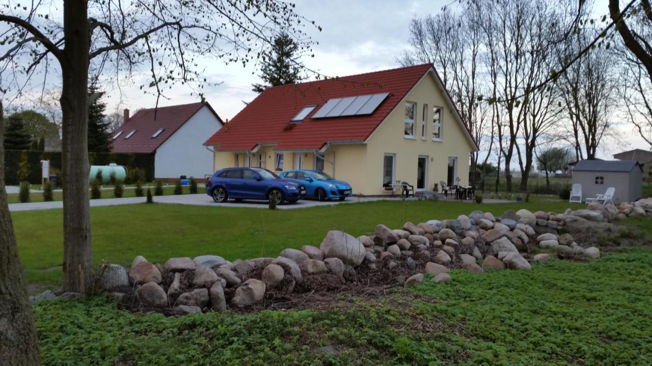 Da Ferienwohnungen Bargischow Buitenkant foto